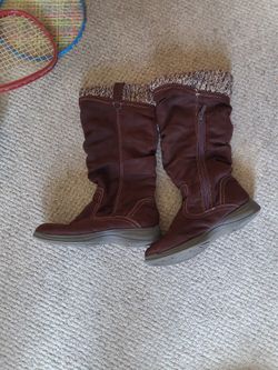 Women's Boots Size 8