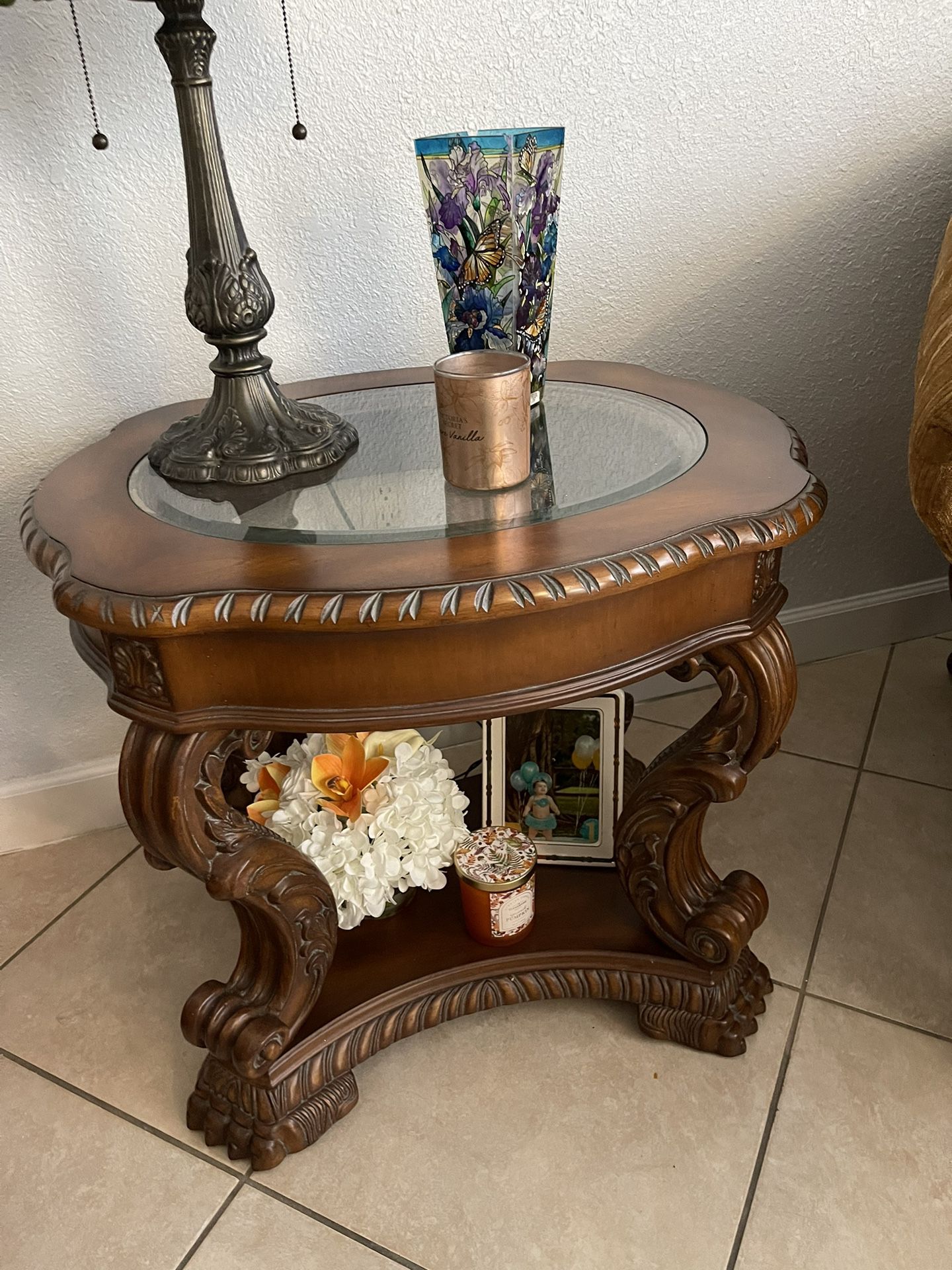 traditional end table 