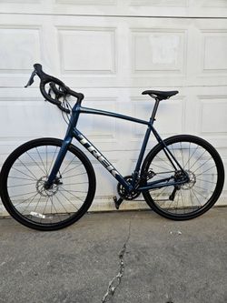 Excellent! Trek Domane 2 Road Bike