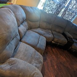Sectional Recliner Couch 