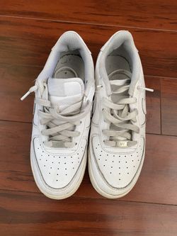 Nike Air Force Snickers! Size 7 for Men! Gently used… in great condition!