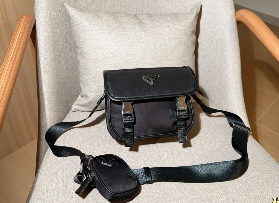 Prad a Men’s Shoulder Bags