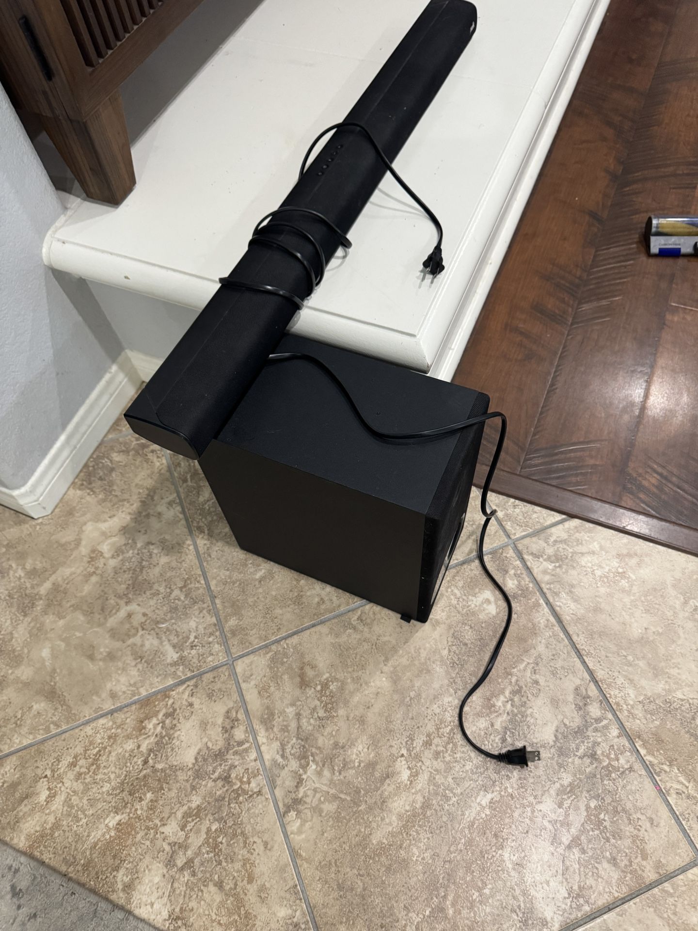 Polk S2 soundbar And Subwoofer