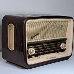 Vintage Telefunken Gavotte 5253W 5 Tubes Radio 1960s Germany 