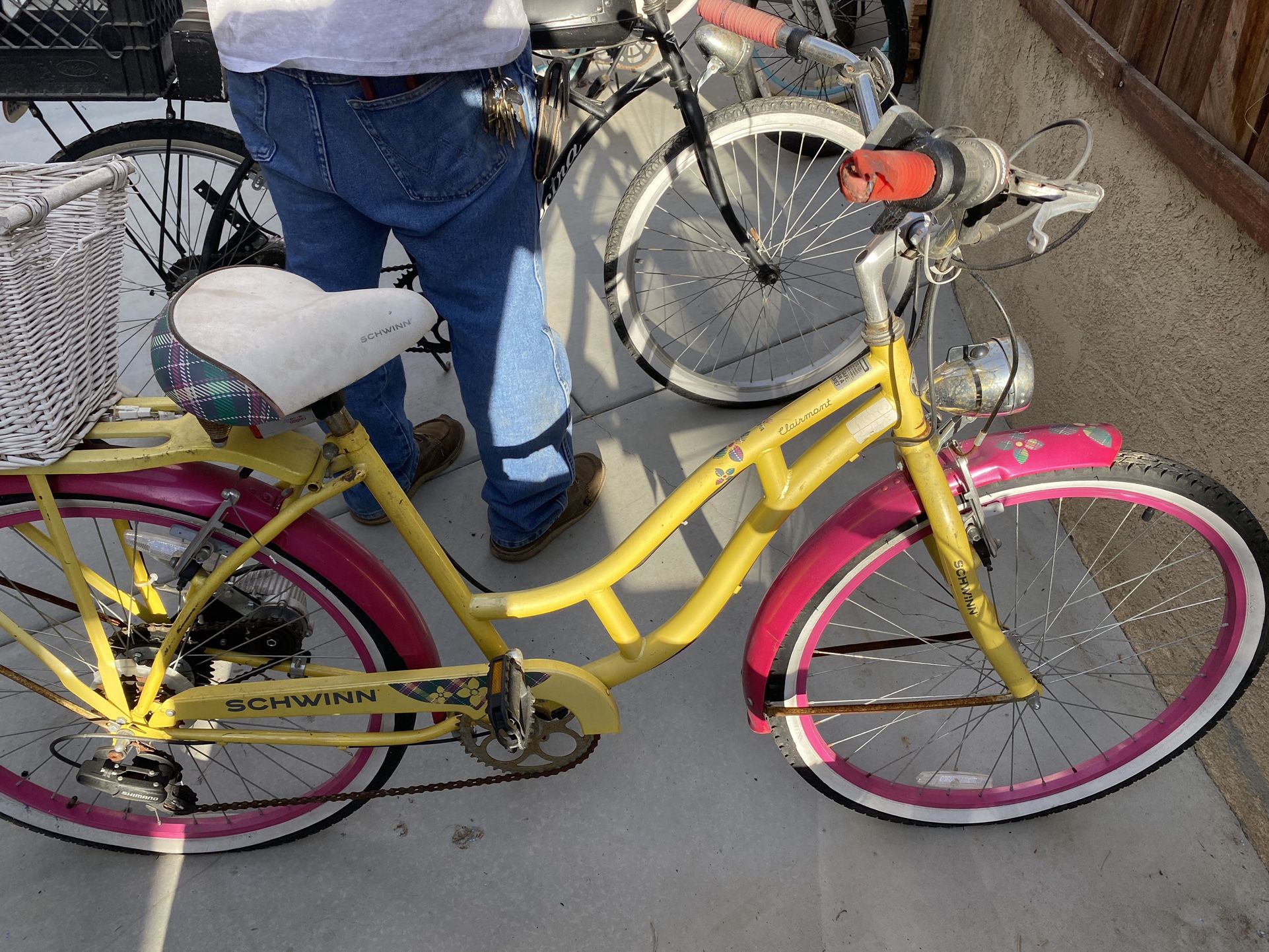 Yellow Schwinn DIY E-Bike/motor
