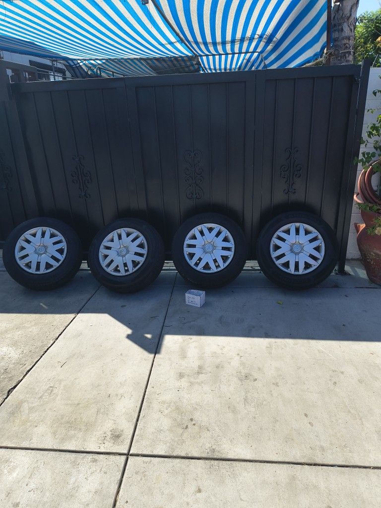 All 4 Rims With Tires ... 4 Sets De Rines Con Llantas