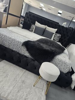 ✨️ King, Cal King, Queen Bed Frame ✨️ Furniture Sectionals, Bedrooms, Dining Avail