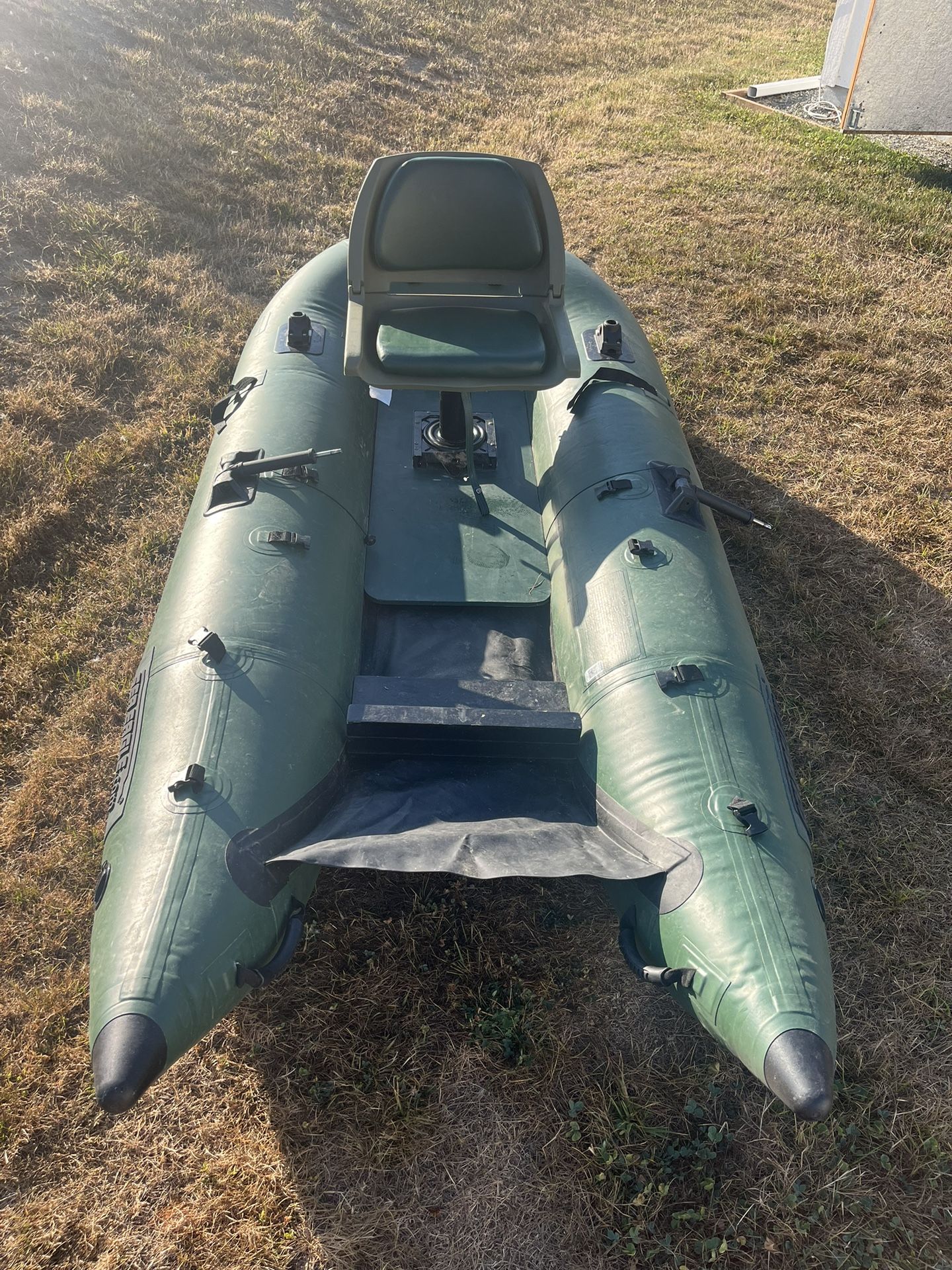 Sea Eagle 285fpb Pontoon Boat with new Minn Kota Motor 