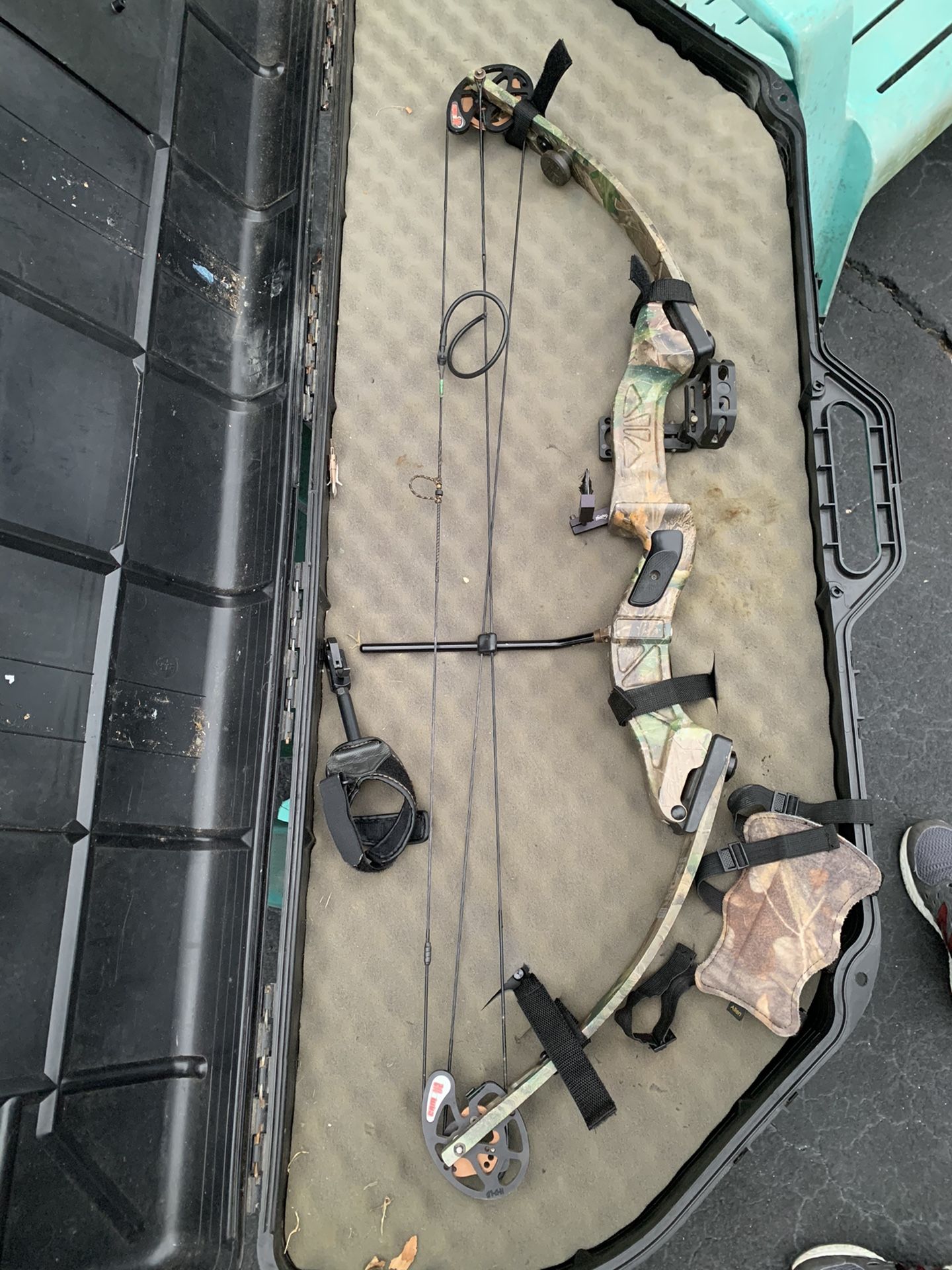 Reflex Gamegetter Bow with case || Left Hand