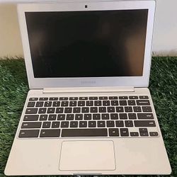 Samsung Chromebook 11” Great Condition, Perfectly Working Wifi, Camera + Charger