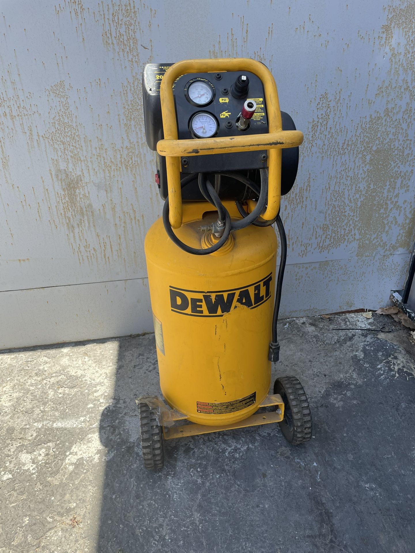 Dewalt 15galon Air Compressor (see Description )