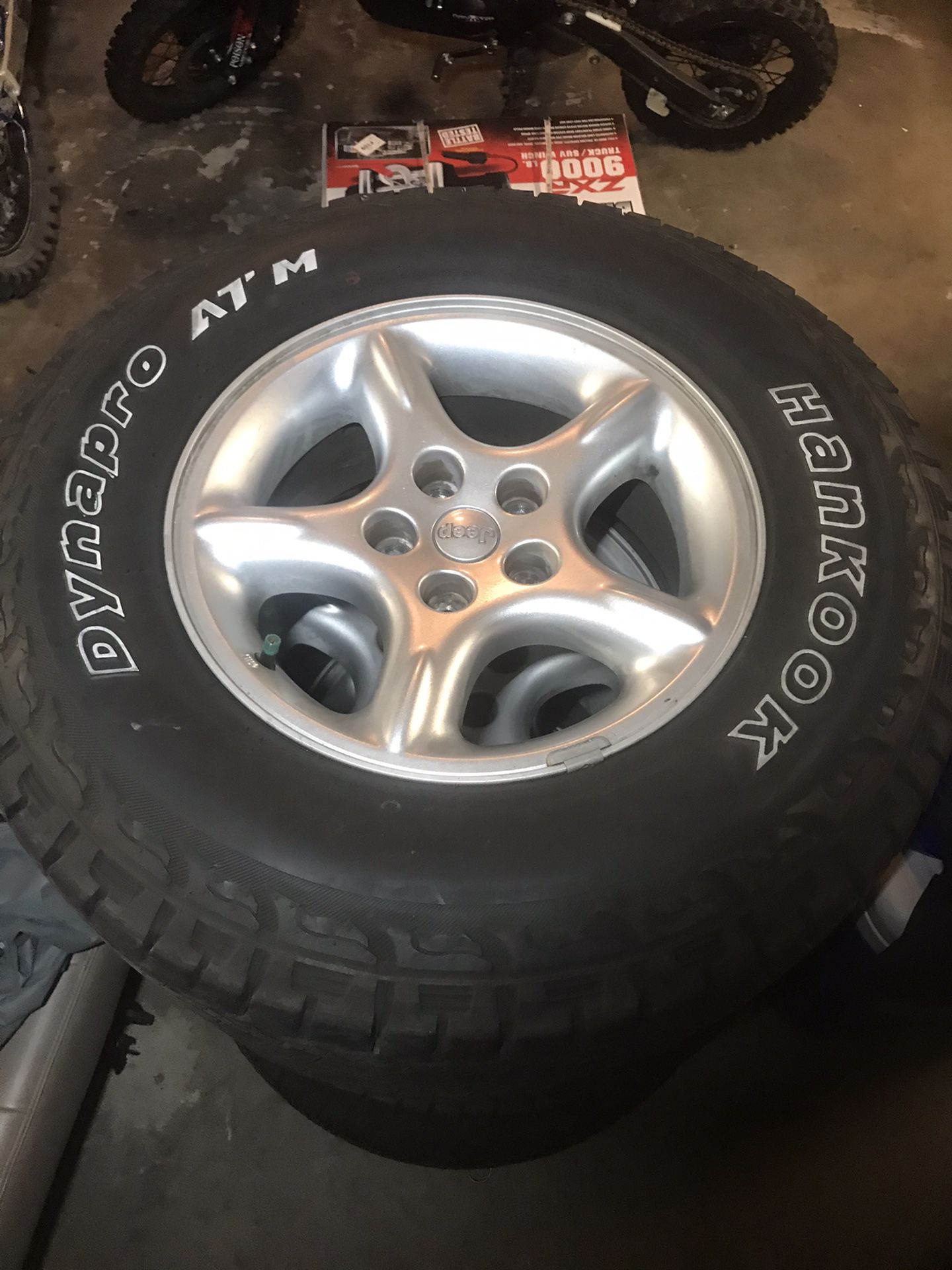 98' Jeep Grand Cherokee 5.9 Limited ZJ wheels/tires