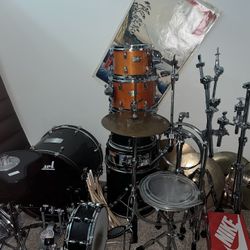 Yamaha And Pearl Drum Kit