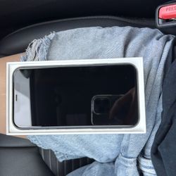 iPhone 11 64gb And iPhone 8