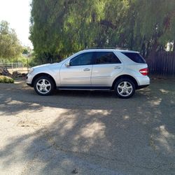 Mercedes Benz ML (contact info removed)