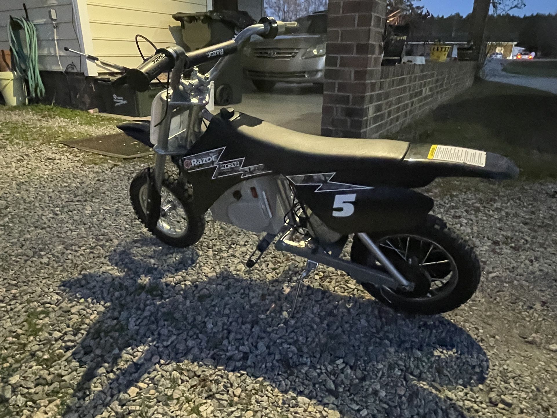 Razor Dirt Rocket Electric Dirt Bike…no Battery