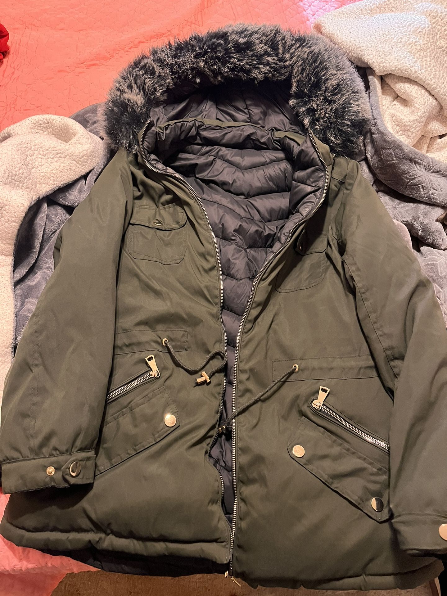 Women’s Fur Hoodie Jacket 
