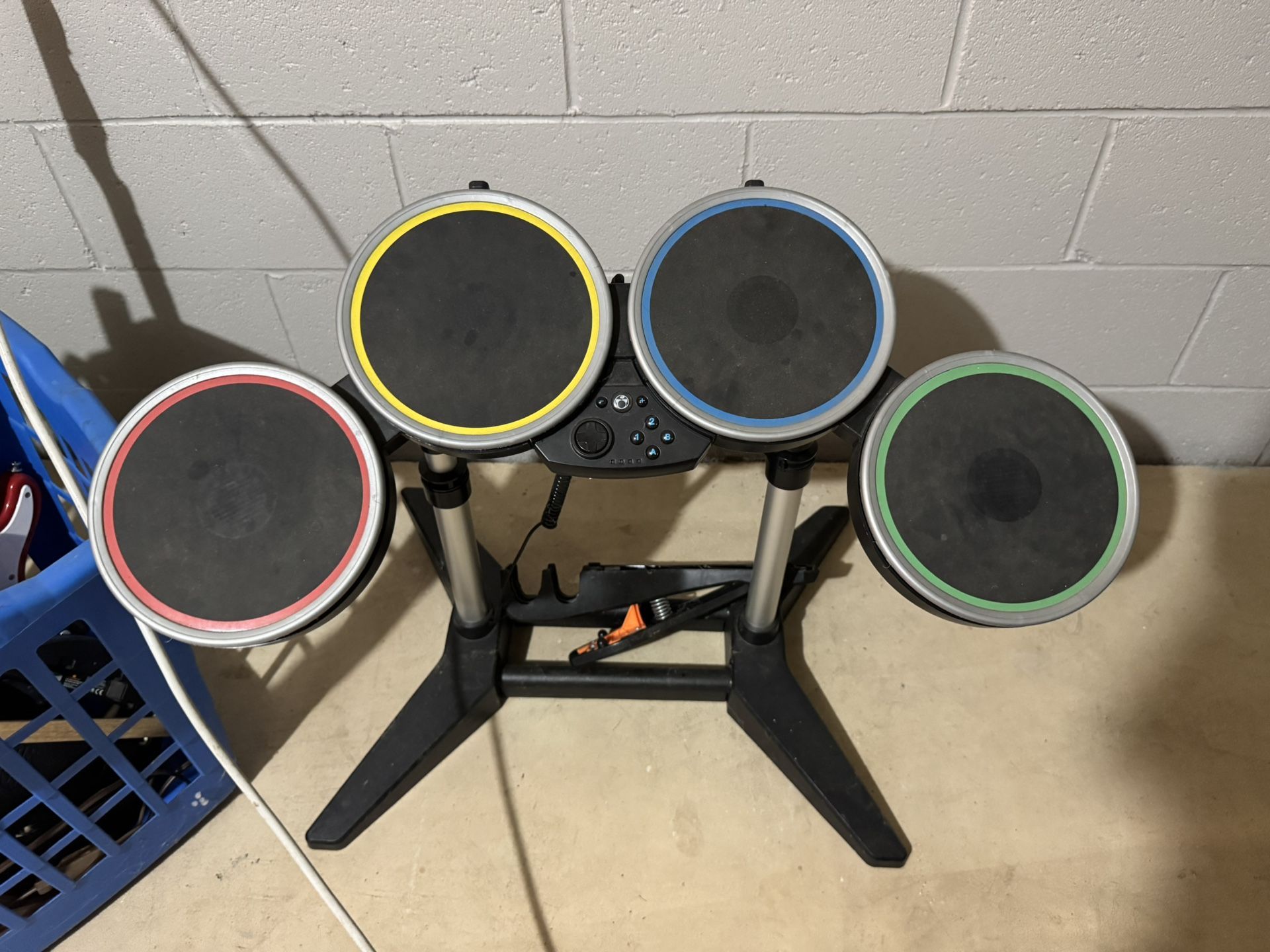 Rockband 4 Drums and 3 Guitars