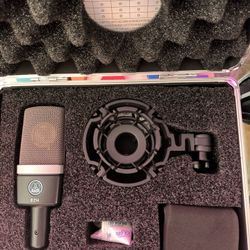 AKG C214 Condenser Microphone