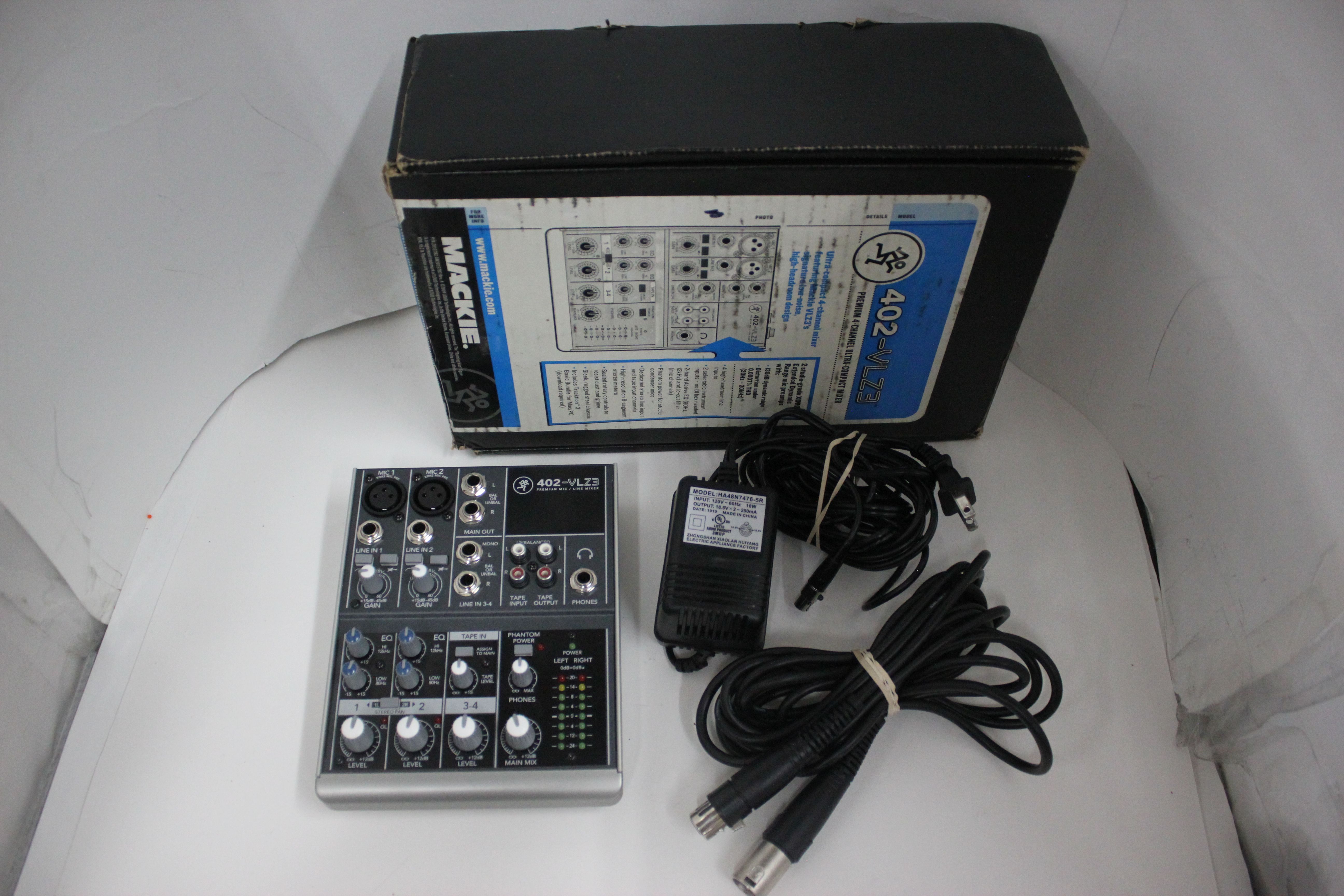 Mackie 402-VLZ3 Premium 4-Channel Mic Line Mixer, with cords
