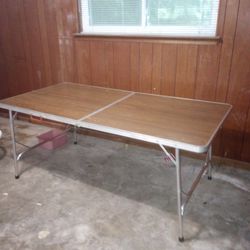 Foldable Table 