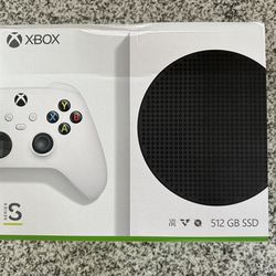 Xbox Series S 512 GB SSD All DIGITAL & Play and charge kit Xbox battery Excellent Condition 