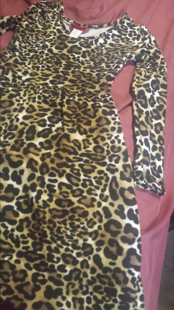 Girls dress size 10/12 soft beautiful