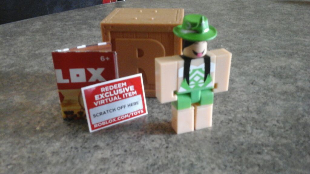 Beeism hotsell roblox toy