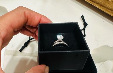 Wedding diamond ring with band