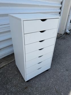 White Modern 7 Drawer Rolling Storage Cabinet Chest! Great for classroom or salon.  19x16x34in