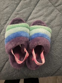 Women Ugg slippers