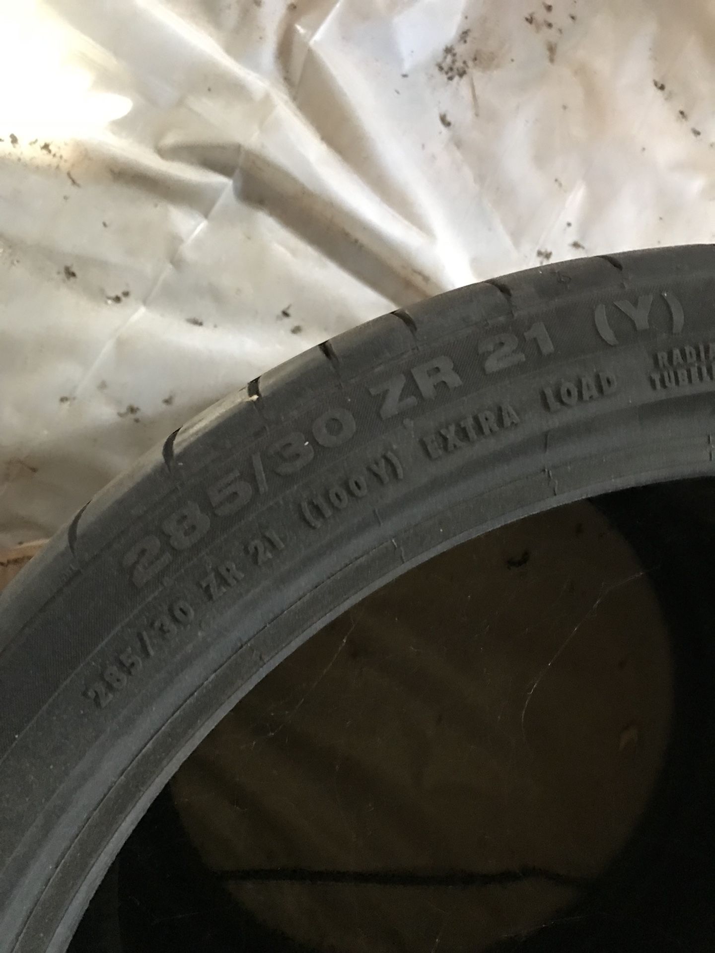 285/30/21 tires
