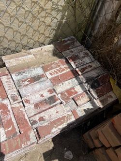 Old-World Colonial Brick Face