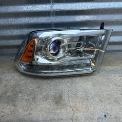 2009-2018 Dodge Ram Projector Headlight Oem