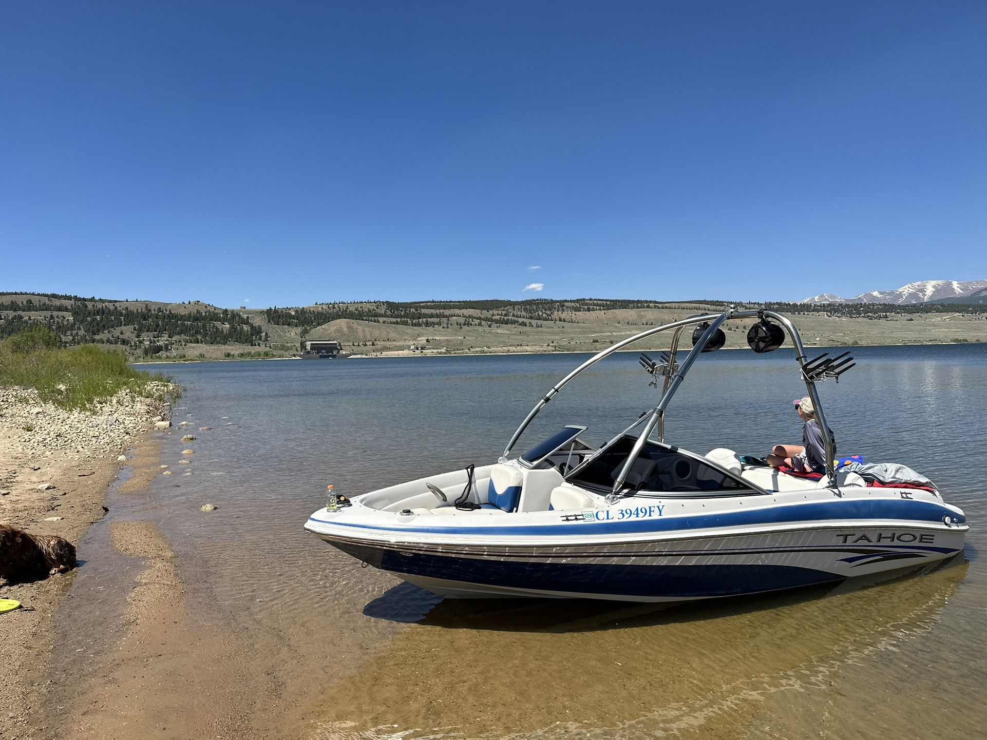 2004 Tahoe Q4 Deck Boat w/ 4.3L Merc