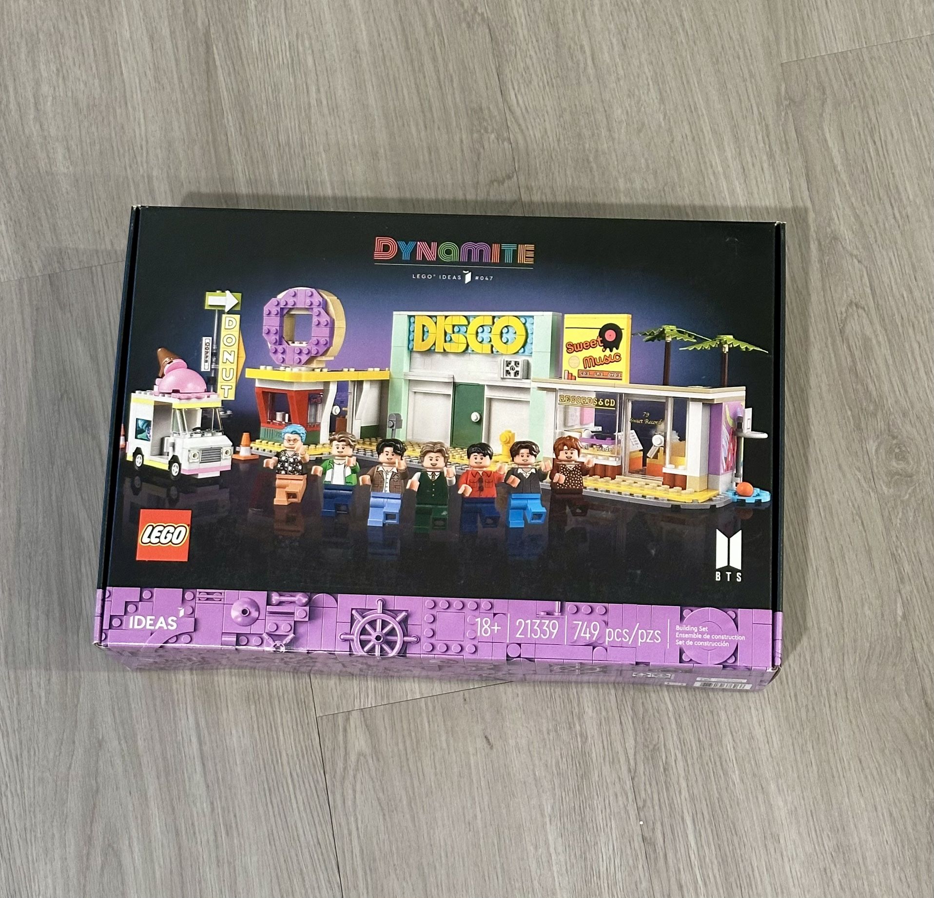 LEGO BTS Dynamite Set Brand New