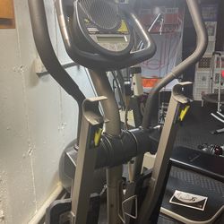 Proform 900 Elliptical Model PFEL5905.1 2005 for Sale in