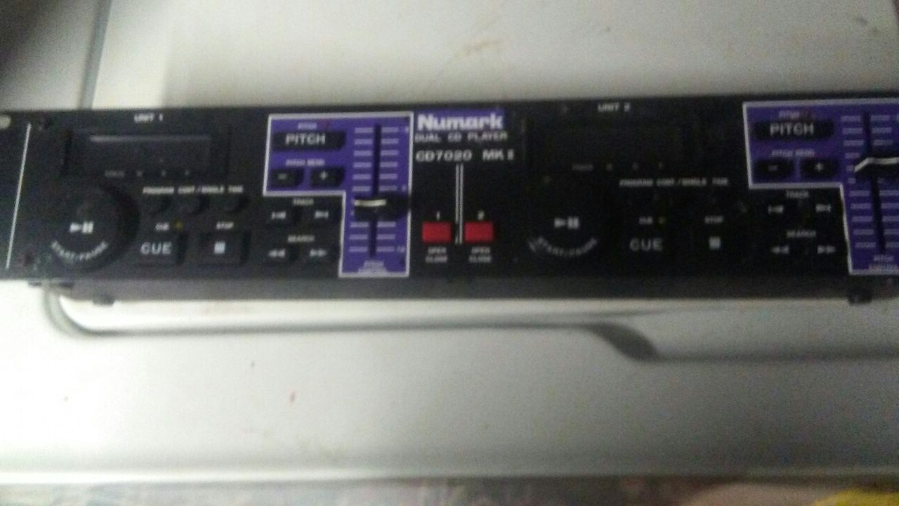 Numark Dual CD player cd7020 mk2