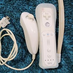 Nintendo Wii Controller with Nunchuck