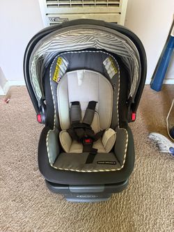 Graco infant car seat