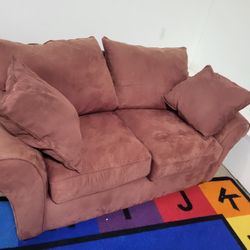 EXTRA LARGE SOFA LIKE NEW, CLEAN AND READY TO GO (HOME71)