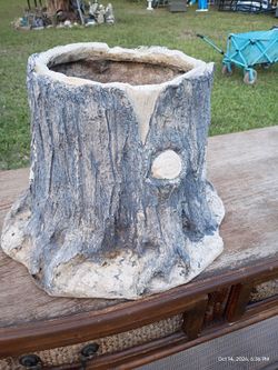 Vintage Feaux Boise planter