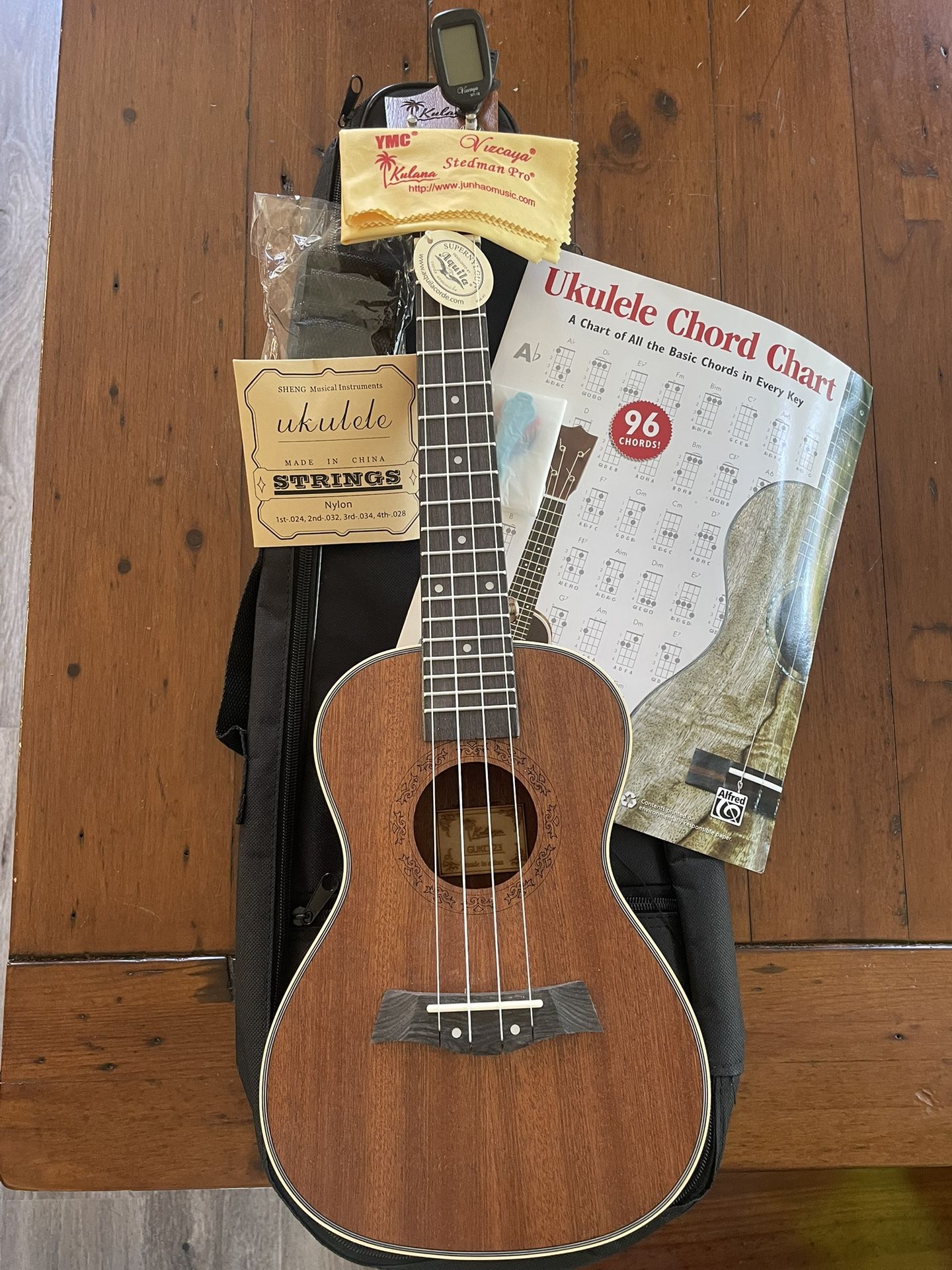 Kulana Deluxe 23 “ Concert Ukulele Kit