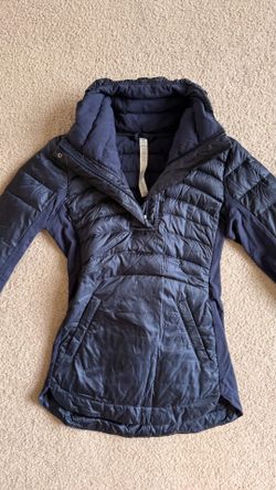 Lululemon down for a run pullover puffy 2 women’s navy