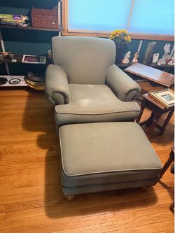Traditional Upholstered Accent Chair with Ottoman
