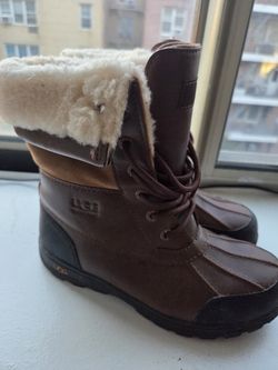 UGG Brown Leather Lace-Up Winter Boots