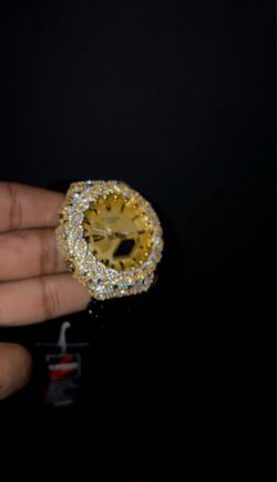 Yellow Moissanite Gshock VVS1