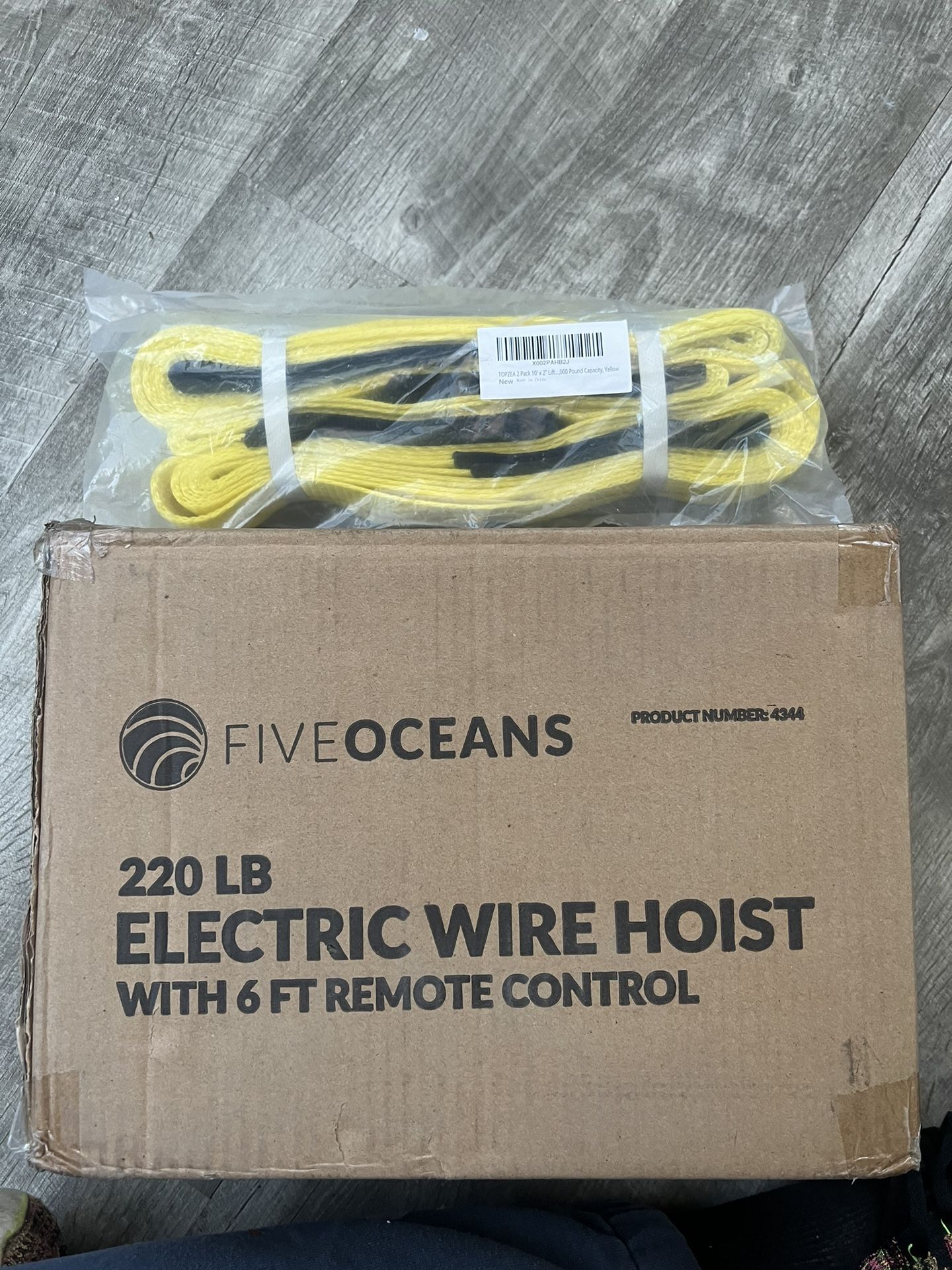 Five Oceans brand Electric Wire Hoist (220 lbs) w/ lifts straps included