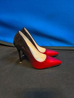 NO 55 Womens Black to Red Punps (Size 6.5)