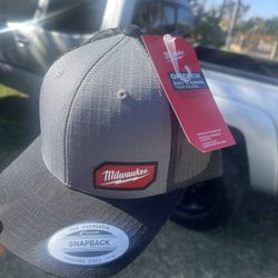 Work Hat Snap Back Milwaukee  / Gorra Para Trabajo Milwaukee